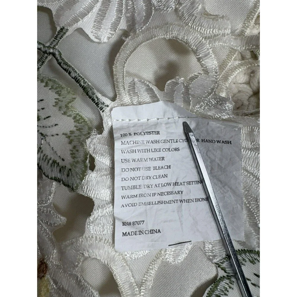 White Embroidered Floral Table Runner, Scalloped Cutout Edge 58”x 13”